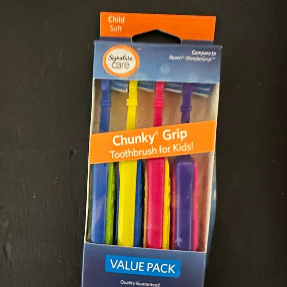 signature care chunky grip toothbrush - 2 packs